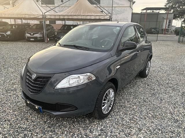 Usata Lancia Ypsilon Silver 85 CV (62 kW) 2014 Nero Utilitaria