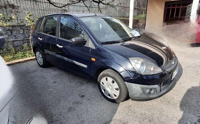 Usata Ford Fiesta Ghia 68 CV (50 kW) 2005 Utilitaria
