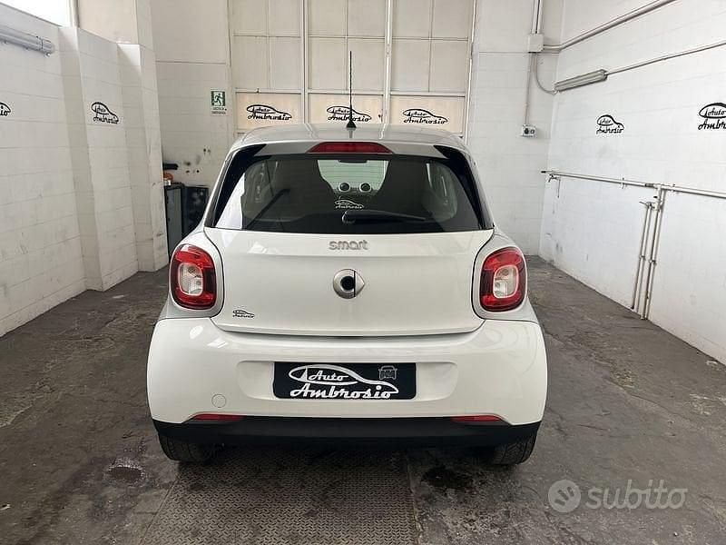 Usata Smart ForFour 71 CV (52 kW) 2017 Bianco Utilitaria