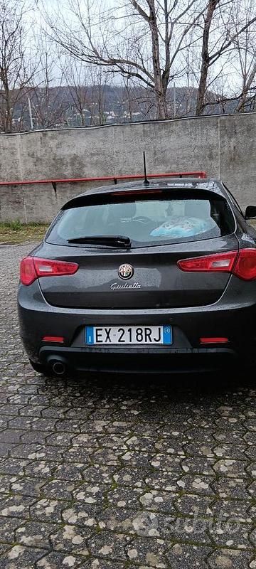 Usata Alfa Romeo Giulietta 109 CV (80 kW) 2014 Grigio Utilitaria