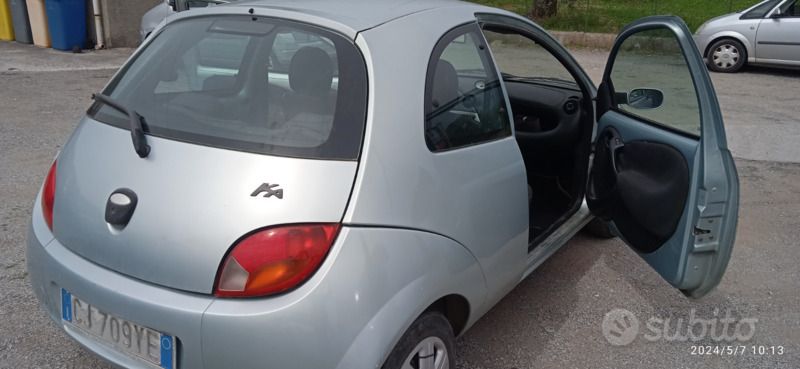 Usata Ford Ka 69 CV (50 kW) 2005 Grigio Utilitaria