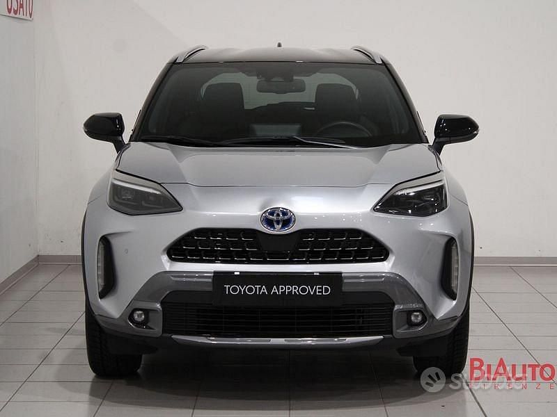 Usata Toyota Yaris Cross 116 CV (85 kW) 2022 Grigio SUV