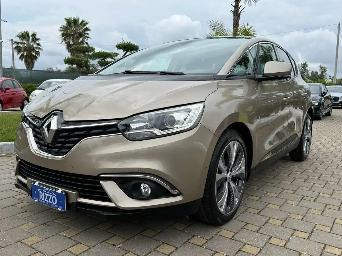 Usata Renault Scénic IV Bose Edition 120 CV (88 kW) 2017 Grigio Monovolume