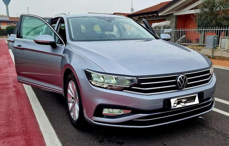 Usata VW Passat Business 122 CV (89 kW) 2021 Berlina