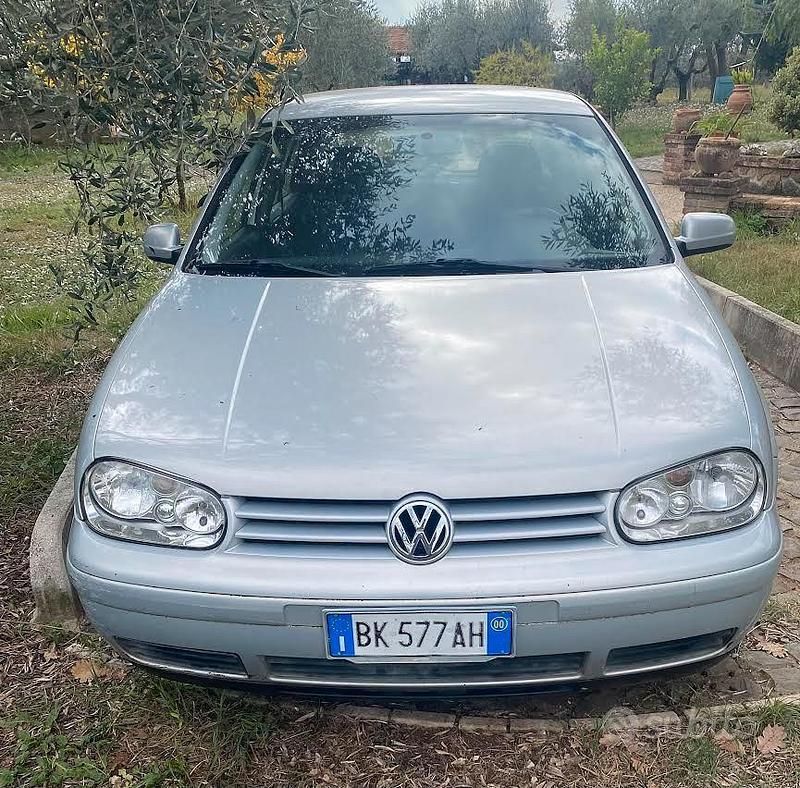 Usata VW Golf IV 2000 Grigio Berlina