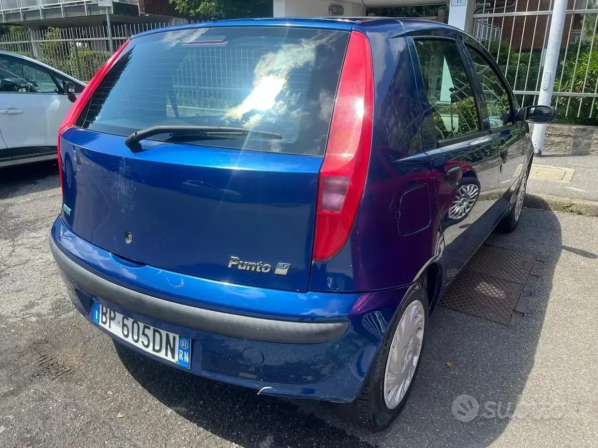 Occasion Fiat Punto 60 ch (44 kW) 2001 Bleue Citadine