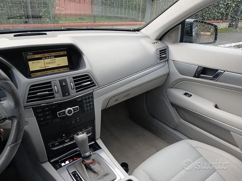 Usata Mercedes E220 205 CV (150 kW) 2012 Nero Coupé