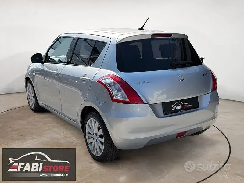 Usata Suzuki Swift 75 CV (55 kW) 2013 Grigio Utilitaria