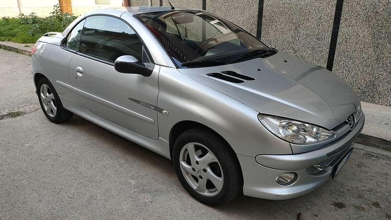 Usata Peugeot 206 CC Quiksilver 109 CV (80 kW) 2005 Argento Cabrio