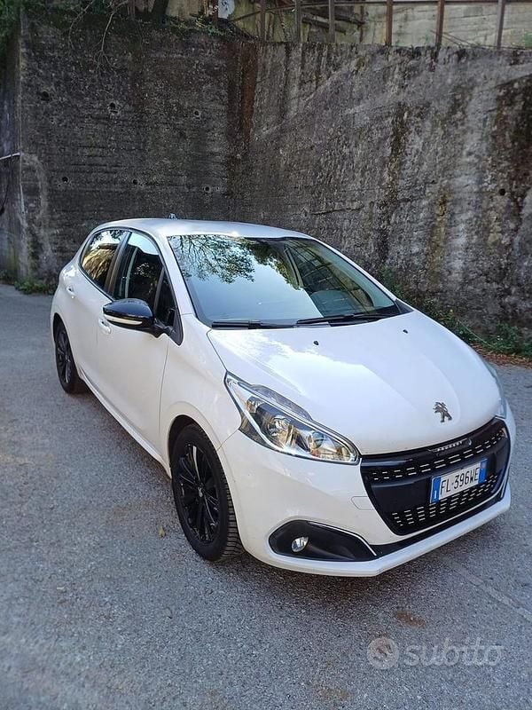 Usata Peugeot 208 75 CV (55 kW) 2018 Bianco Utilitaria
