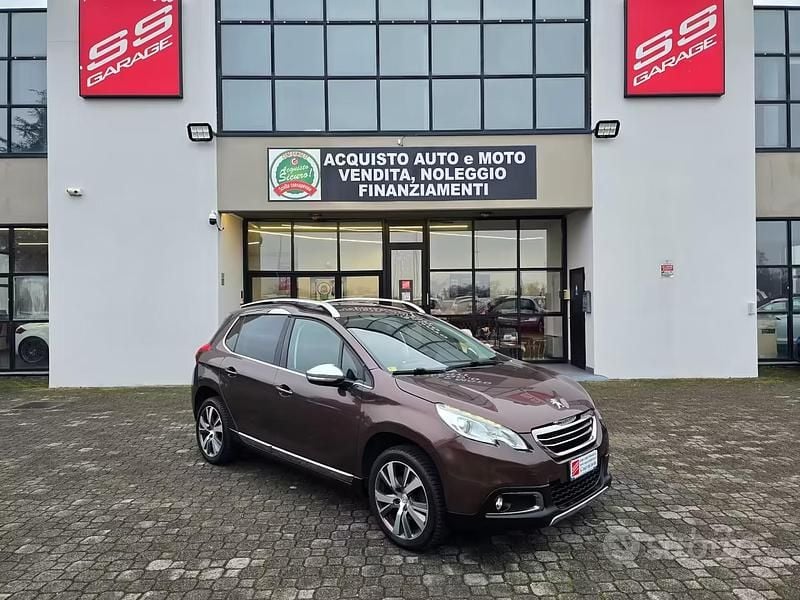 Usata Peugeot 2008 Allure 120 CV (88 kW) 2015 Marrone SUV