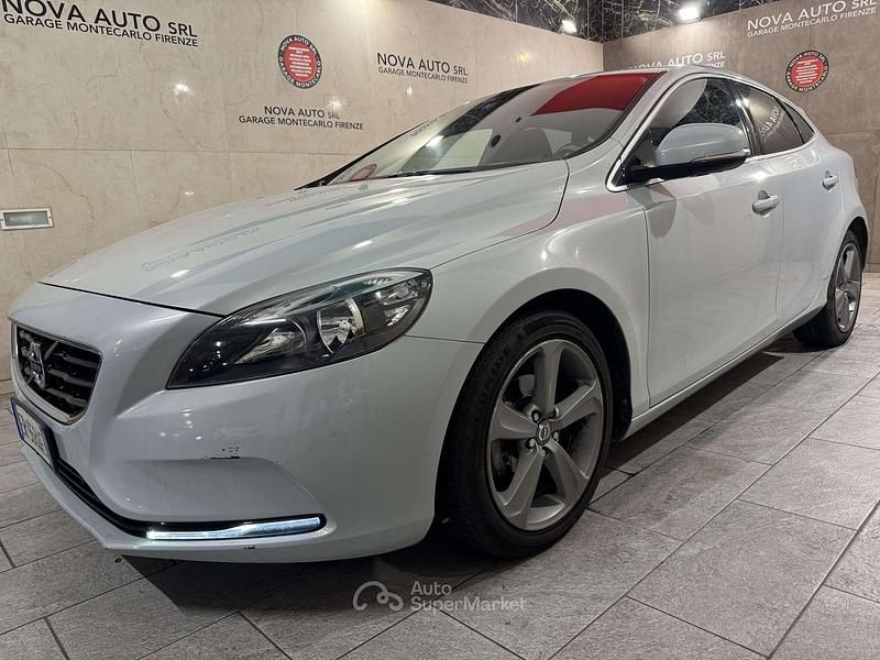 Usata Volvo V40 Kinetic 114 CV (83 kW) 2013 Grigio Berlina