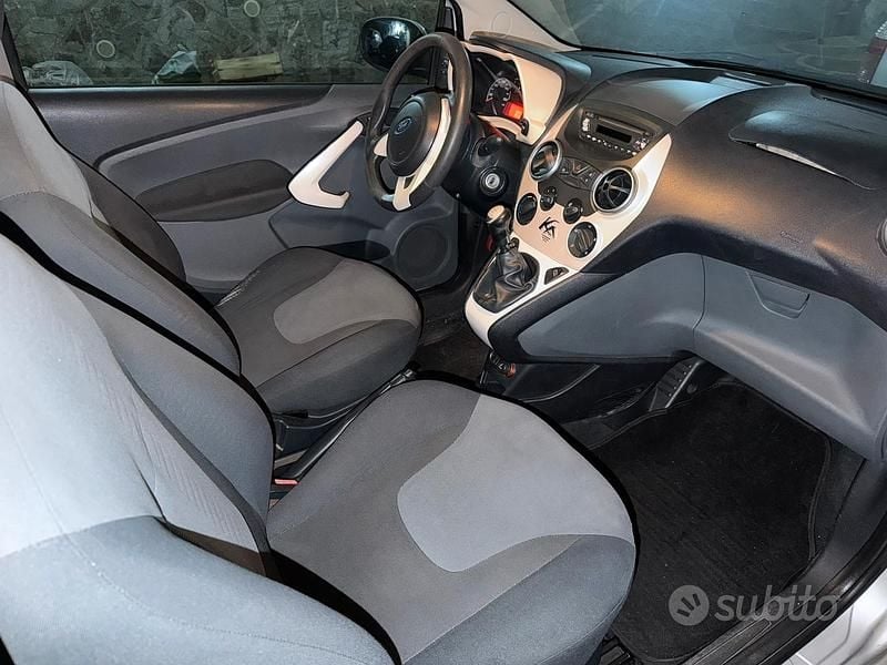 Usata Ford Ka 75 CV (55 kW) 2012 Grigio Utilitaria