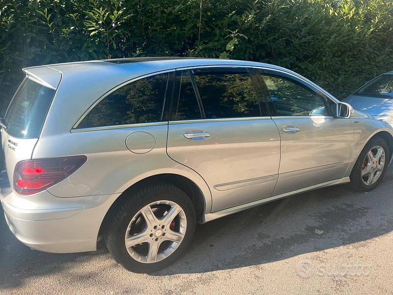 Usata Mercedes R320 224 CV (164 kW) 2008 Grigio Station wagon
