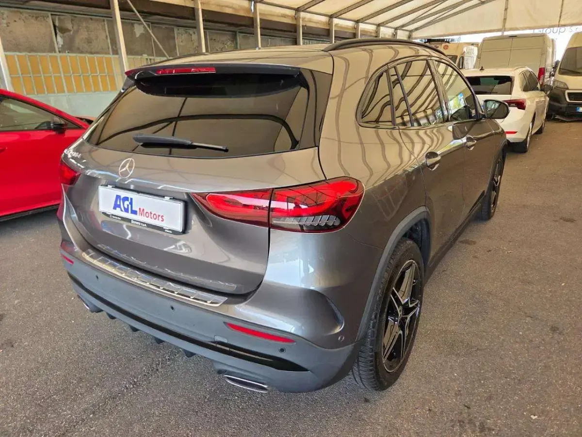 Usata Mercedes GLA200 AMG Line Premium 150 CV (110 kW) 2021 Grigio scuro SUV
