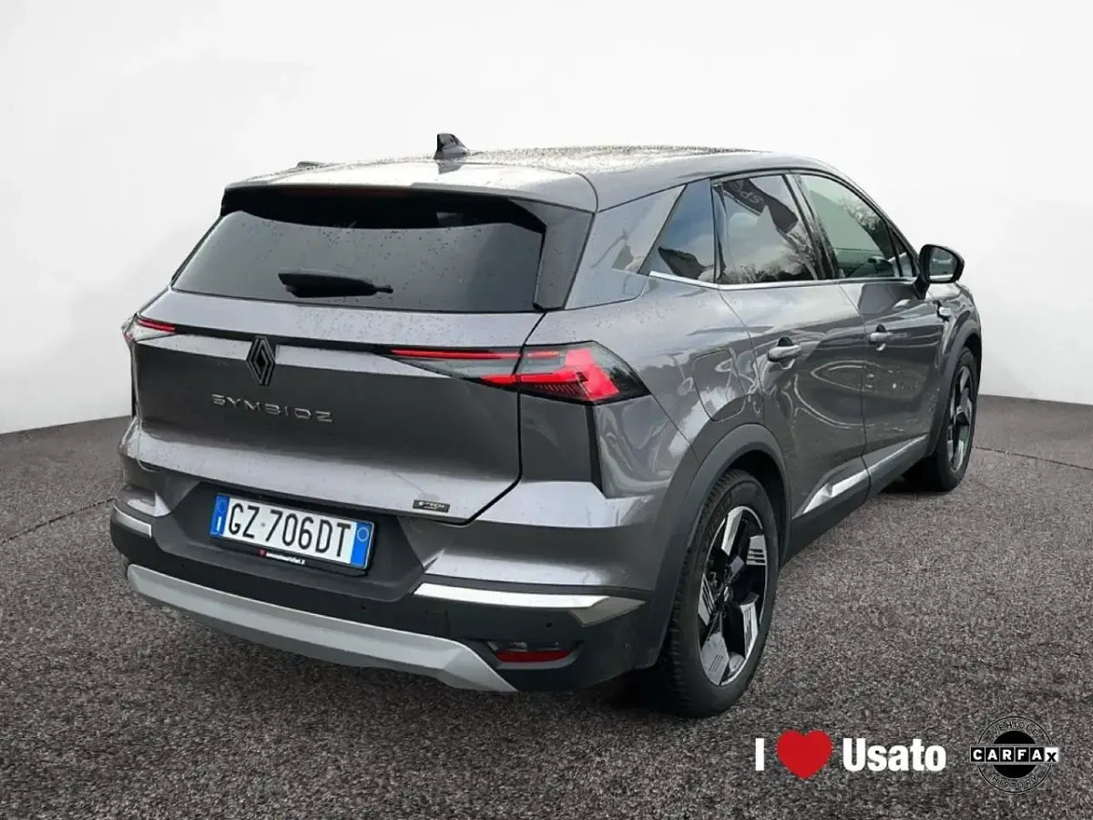 Usata Renault Clio Iconic 143 CV (105 kW) 2025 Grigio Utilitaria