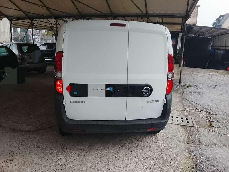Usata Opel Combo 90 CV (66 kW) 2012 Bianco Monovolume