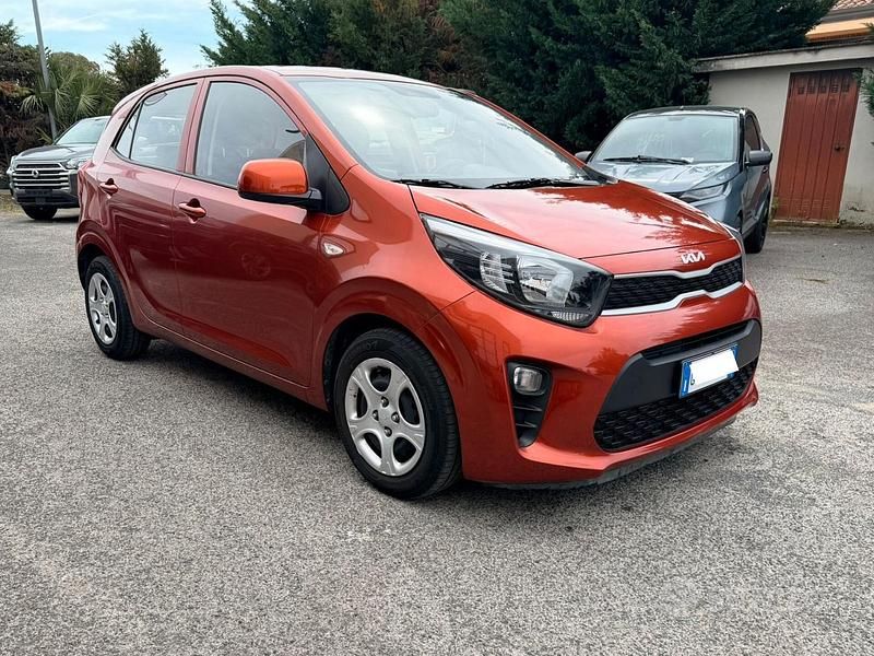 Usata Kia Picanto Urban 66 CV (48 kW) 2023 Rosso Utilitaria
