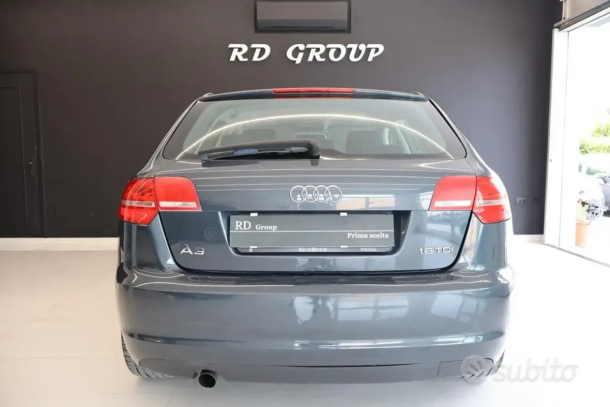 Usado Audi A3 Attraction 105 CV (77 kW) 2010 Gris Utilitario