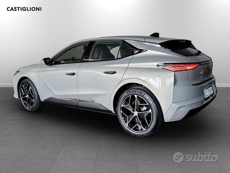 Nouvelle DS Automobiles DS4 131 ch (96 kW) 2025 Gris SUV