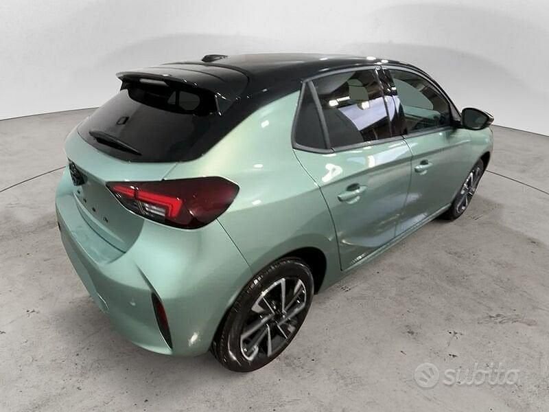 Nuova Opel Corsa 100 CV (73 kW) 2025 Verde Utilitaria