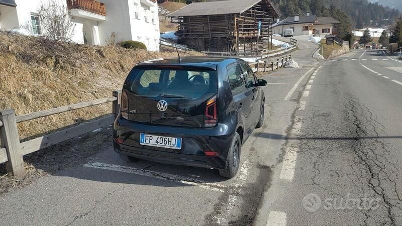 Usata VW up! move up! 75 CV (55 kW) 2019 Nero Utilitaria