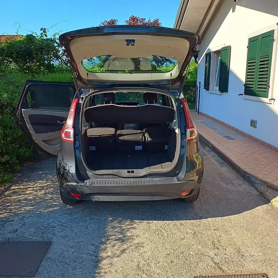 Usata Renault Scénic 130 CV (95 kW) 2010 Nero Monovolume