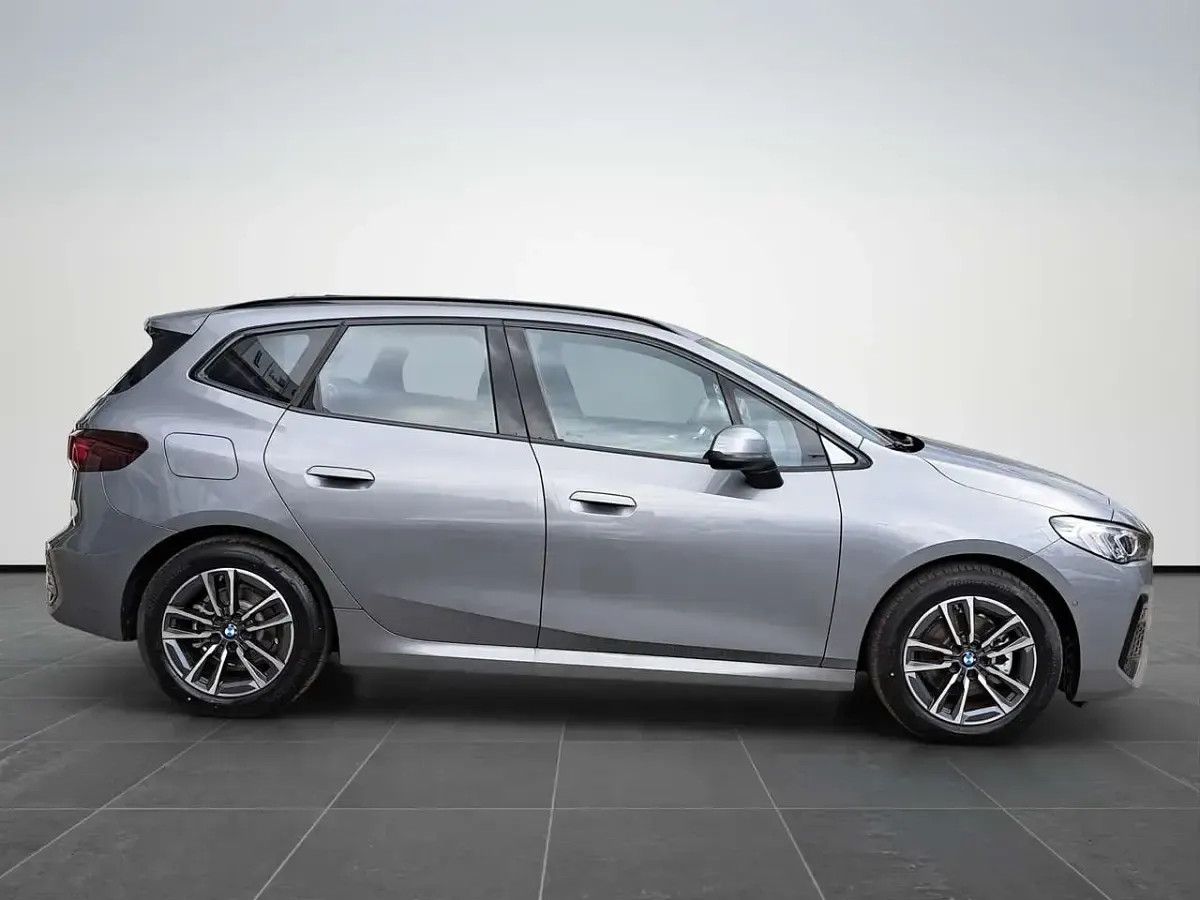 Nuova BMW 218 Active Tourer 136 CV (100 kW) 2026 Skyscraper grey metallic Monovolume