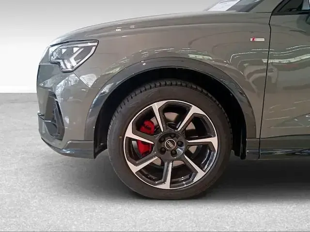 Usata Audi Q3 Sportback Comfort 200 CV (147 kW) 2023 Grigio SUV