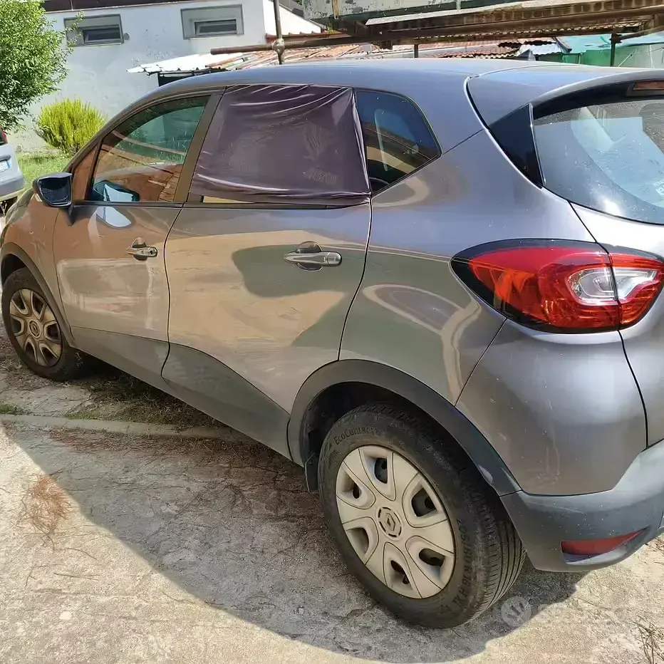 Usata Renault Captur 90 CV (66 kW) 2017 Grigio SUV