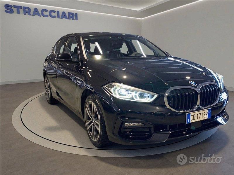 Usata BMW 118 Sport Line 150 CV (110 kW) 2021 Nero metallizzato Utilitaria
