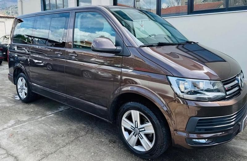 Usata VW Caravelle Comfortline 149 CV (109 kW) 2018 Marrone Monovolume
