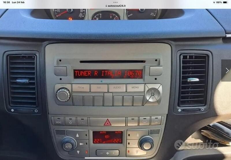 Marrone Usata 2008 Lancia Musa Monovolume | 2500 € - Immagine 1/4