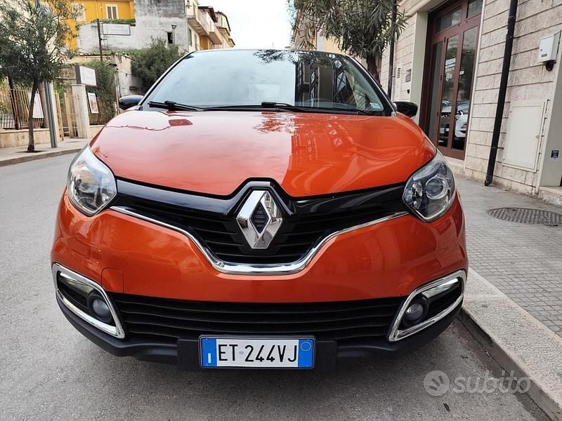 Usata Renault Captur 90 CV (66 kW) 2014 Arancione SUV