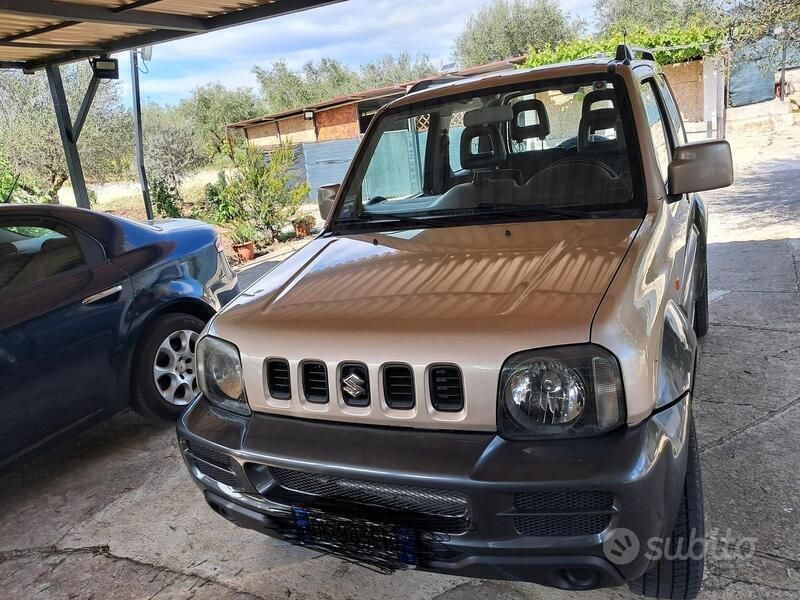 Usata Suzuki Jimny 90 CV (66 kW) 2007 SUV