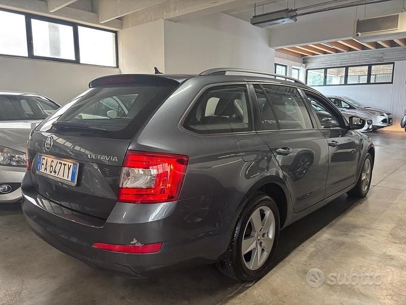 Usata Skoda Octavia 110 CV (80 kW) 2015 Grigio Station wagon