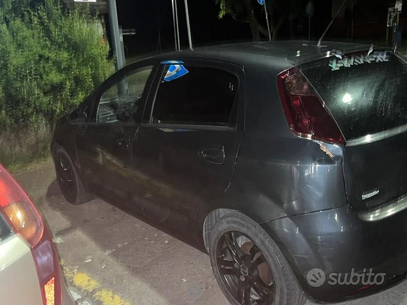 Usata Fiat Grande Punto 65 CV (47 kW) 2008 Grigio Utilitaria