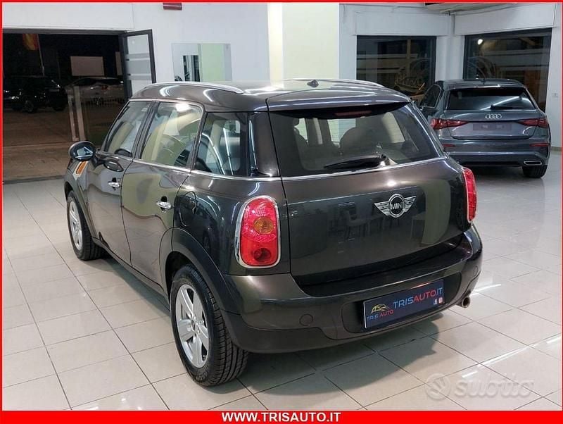 Usata Mini One Countryman 91 CV (66 kW) 2015 Gray SUV