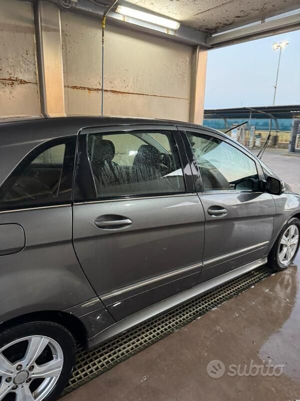 Grigio Usata 2008 Mercedes B180 Monovolume | 2600 € (Cara) - Immagine 1/2