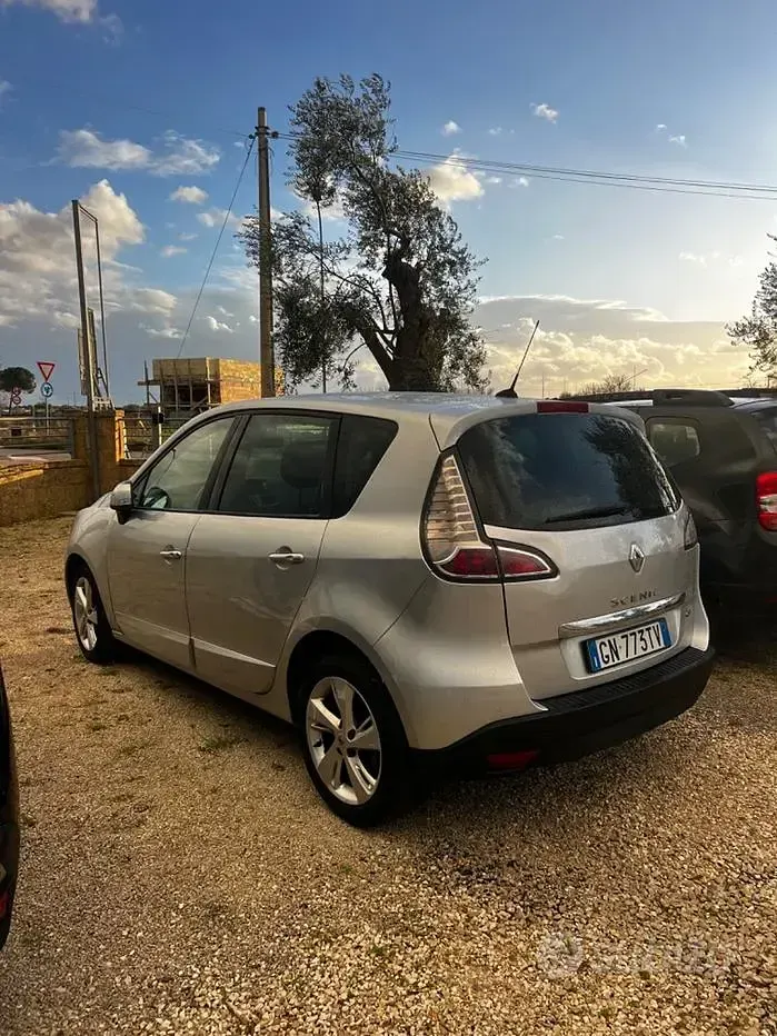 Usata Renault Scénic 110 CV (80 kW) 2015 Grigio Monovolume