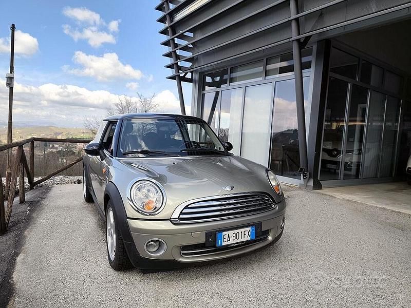 Usata Mini Cooper D Pepper 109 CV (80 kW) 2007 Grigio Utilitaria