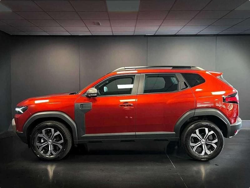 Rosso Nuova 2025 Dacia Duster Expression SUV | 27.800 € (Cara) - Immagine 1/4