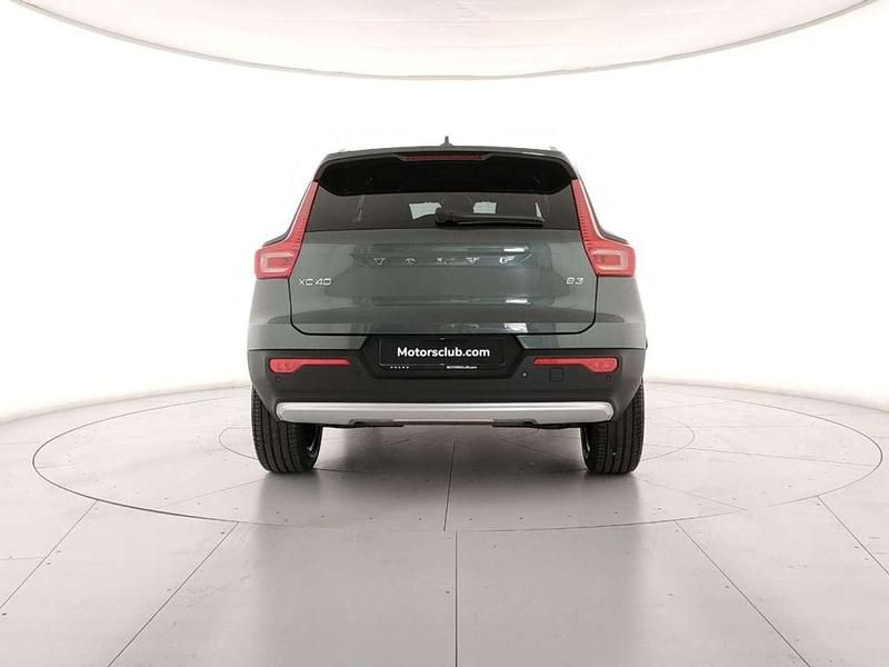 Nuova Volvo XC40 Core 163 CV (119 kW) 2026 Verde SUV