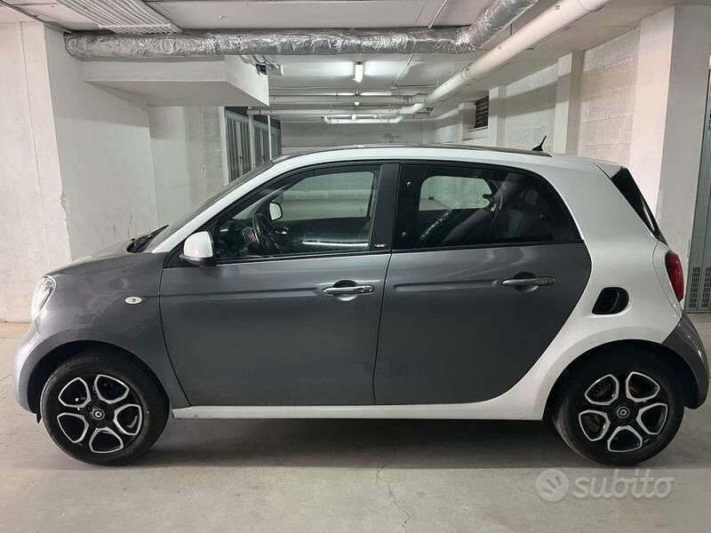 Usata Smart ForFour Prime 71 CV (52 kW) 2015 Grigio Utilitaria