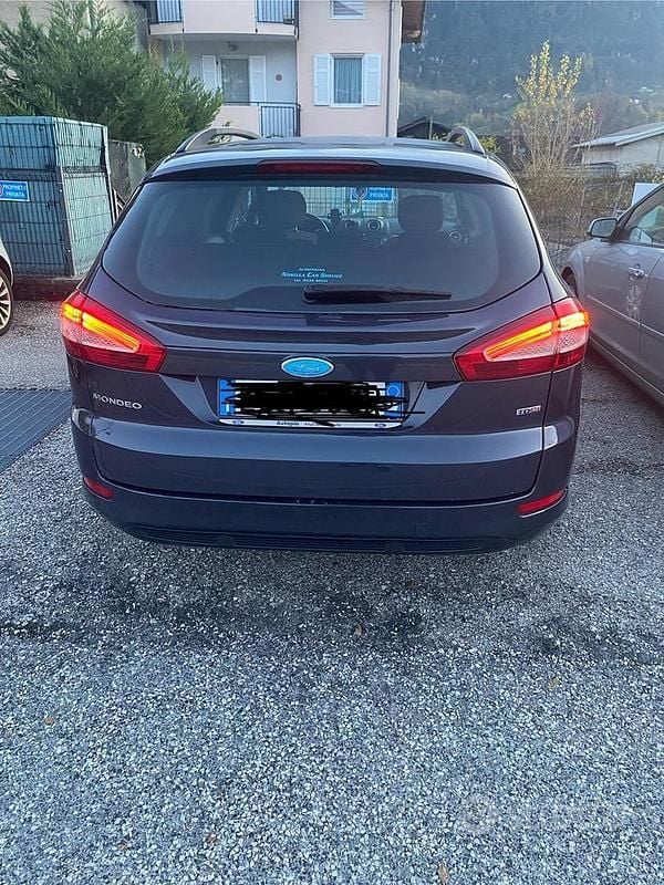 Blu Usata 2011 Ford Mondeo Station wagon | 2500 € (Buon prezzo) - Immagine 1/4