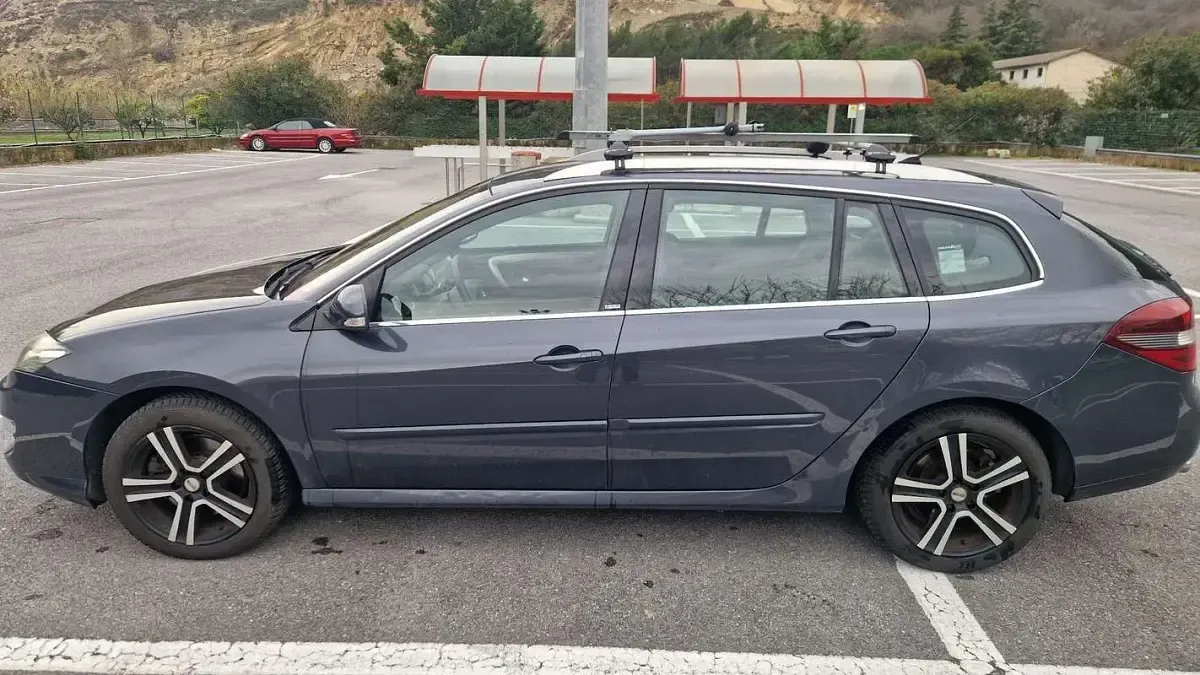 Usata Renault Laguna III 150 CV (110 kW) 2011 Station wagon