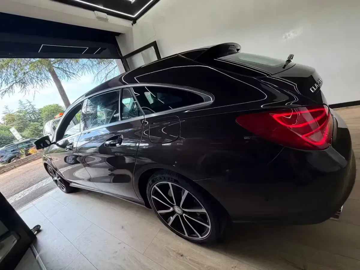 Usata Mercedes CLA200 Premium 136 CV (100 kW) 2015 Marrone Coupé