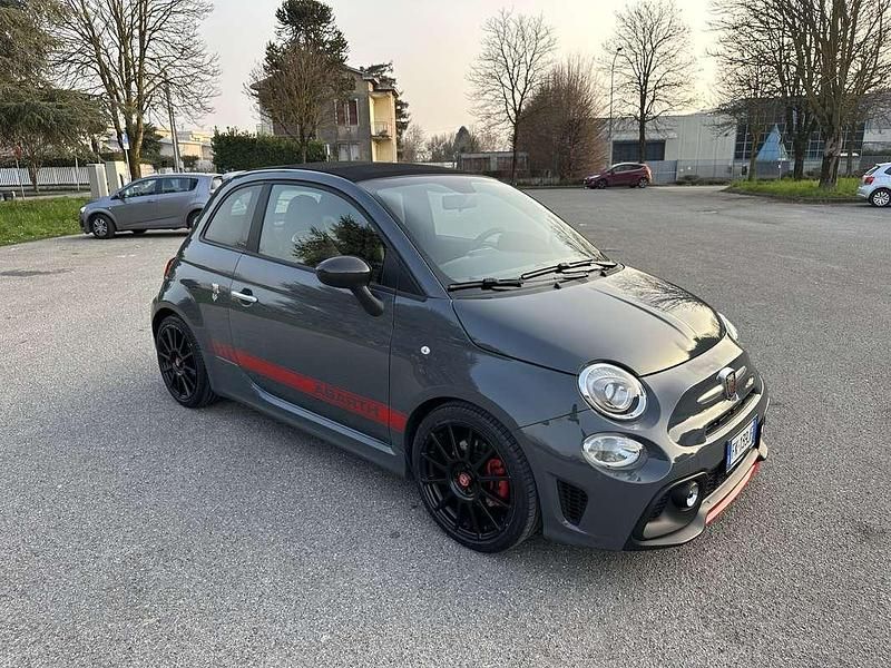 Usata Abarth 695C 165 CV (121 kW) 2017 Grigio Cabrio