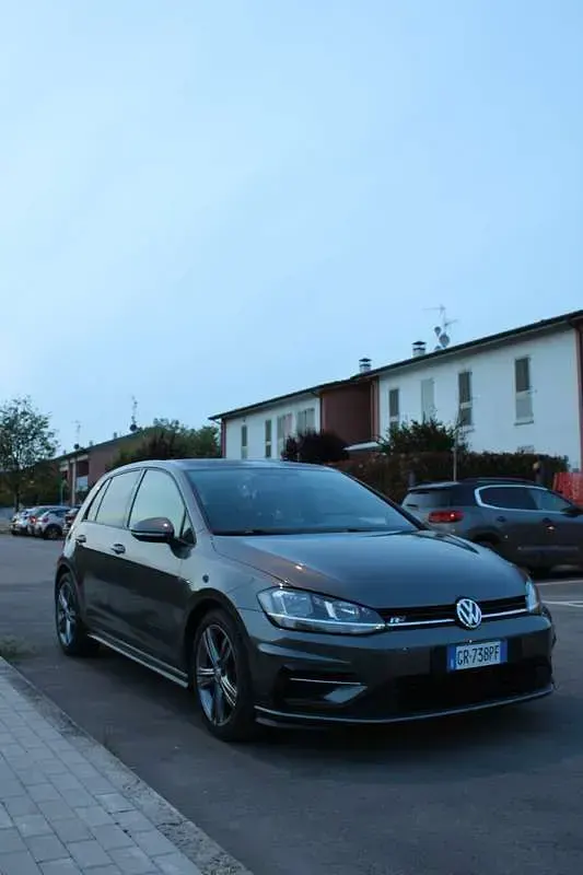 Usata VW Golf VII Sportline 116 CV (85 kW) 2017 Berlina