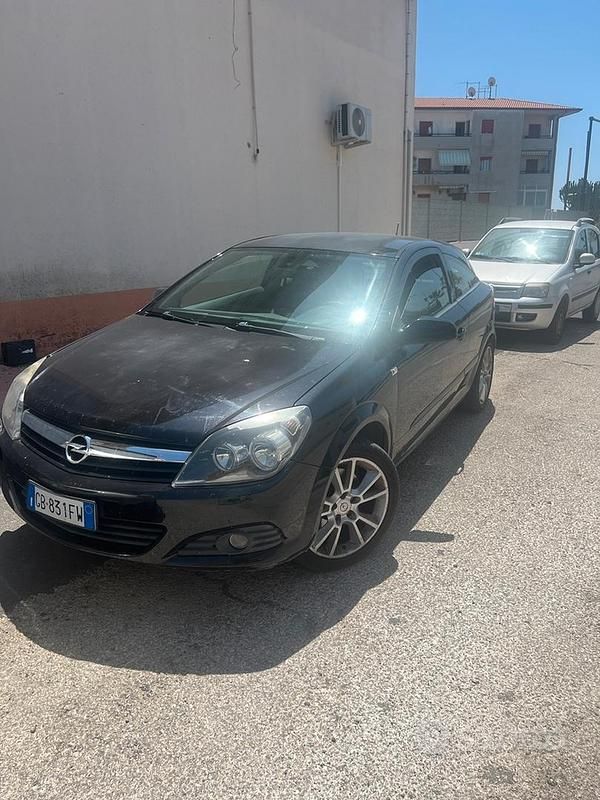 Usata Opel Astra 82 CV (60 kW) 2005 Nero Berlina